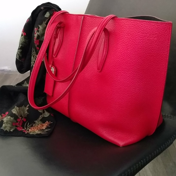 Tod's Joy Tote ❤️❤️ - Picture 6 of 17